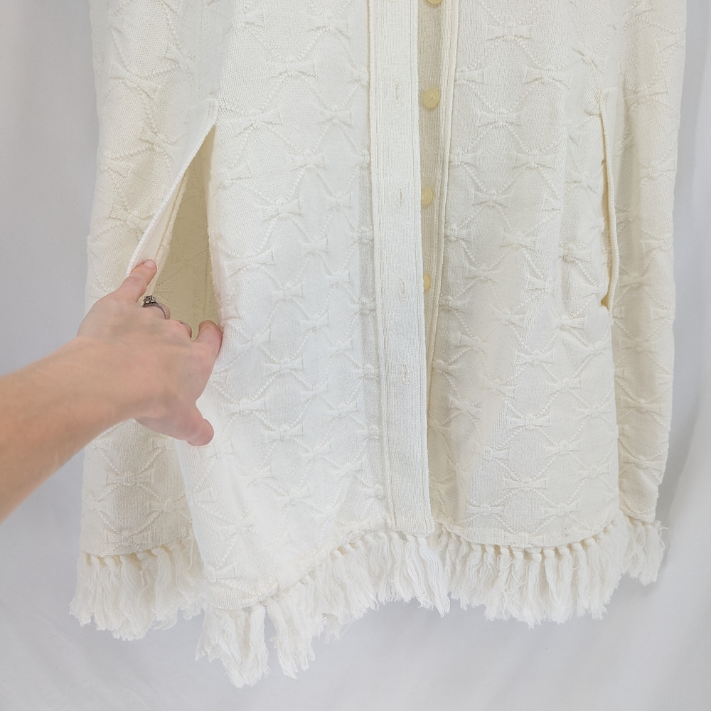 Vintage 1970s Cuddle Knit Ivory Colored Bow Knit Poncho Fringe Cape Shawl - Picture 6 of 8